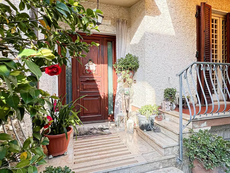Immagine 43 di Casa indipendente in vendita  a Viareggio