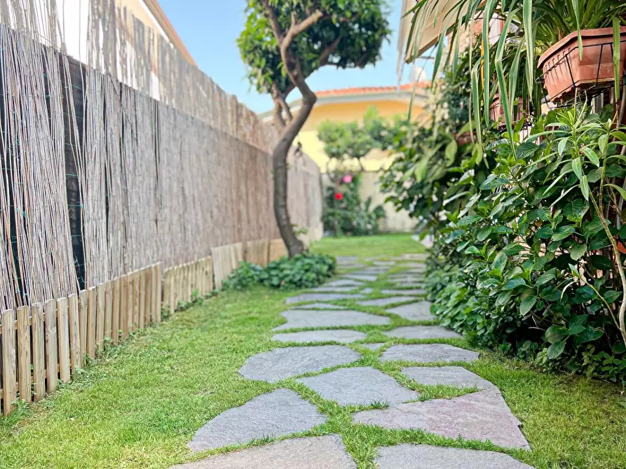 Immagine 45 di Casa indipendente in vendita  a Viareggio