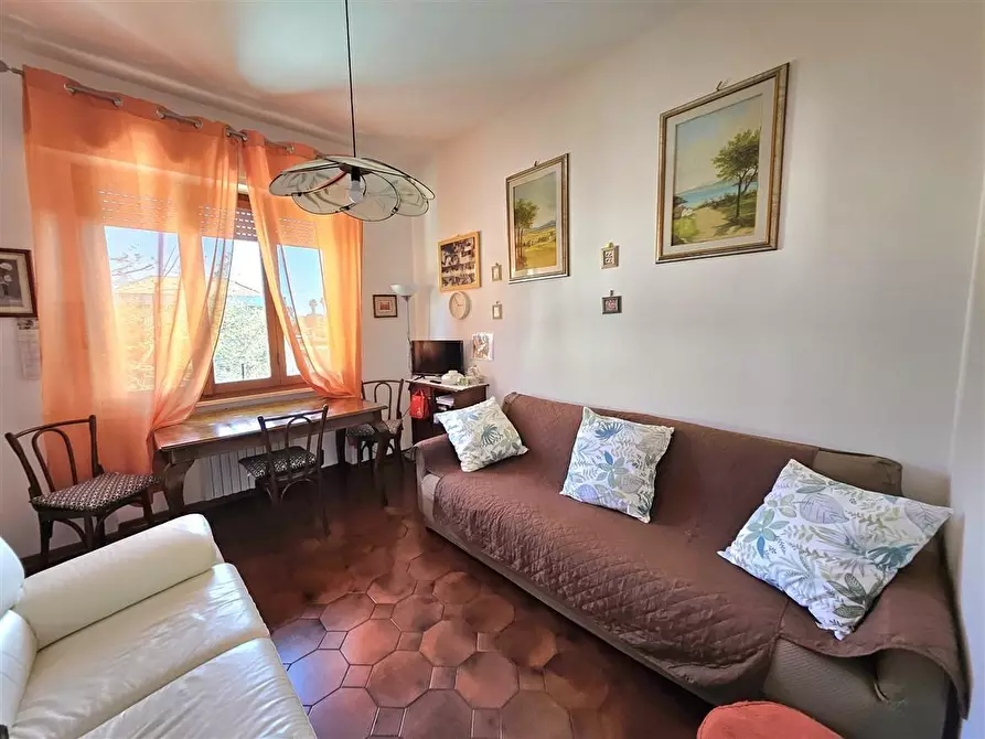 Immagine 7 di Porzione di casa in vendita  a Massa