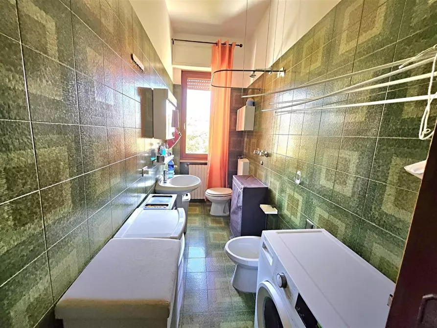 Immagine 17 di Porzione di casa in vendita  a Massa