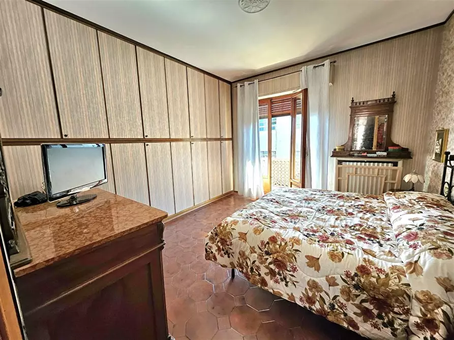 Immagine 14 di Porzione di casa in vendita  a Massa