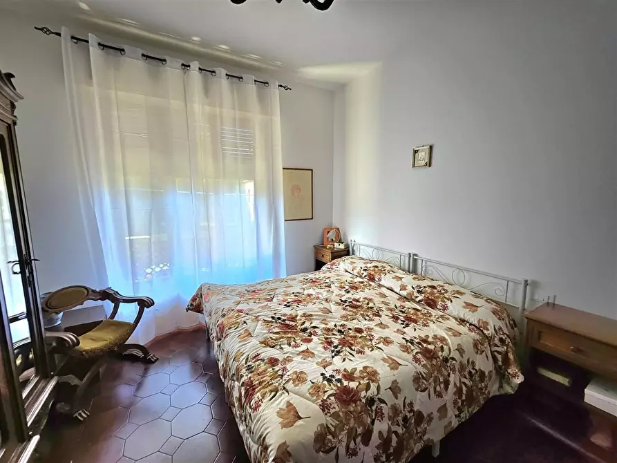 Immagine 23 di Porzione di casa in vendita  a Massa