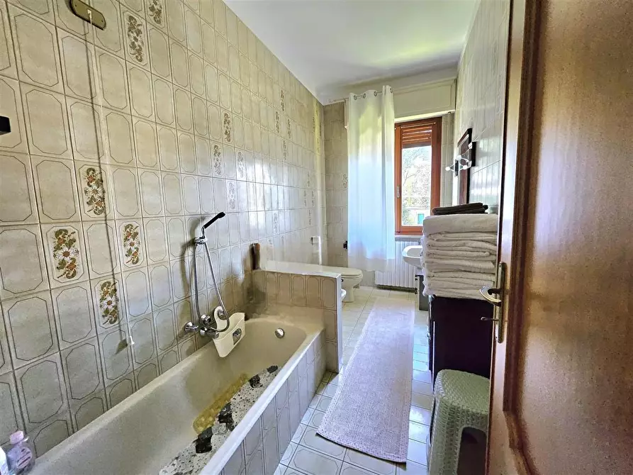 Immagine 24 di Porzione di casa in vendita  a Massa