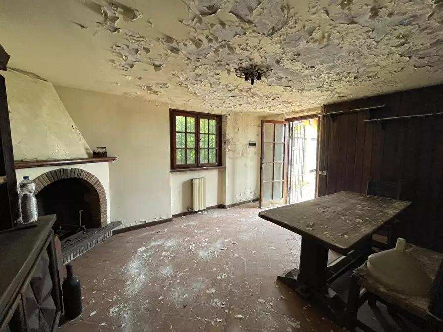 Immagine 8 di Villa in vendita  a Camaiore