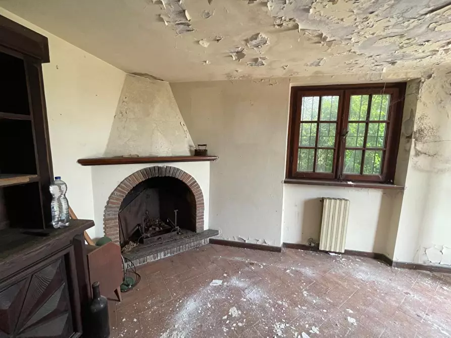 Immagine 9 di Villa in vendita  a Camaiore