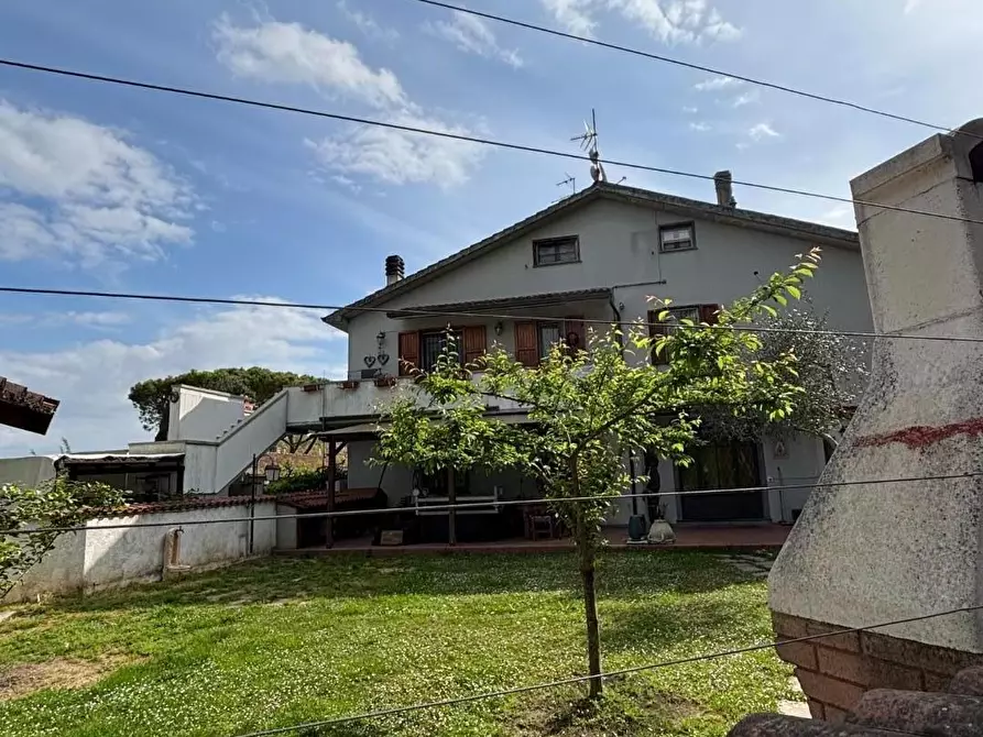 Immagine 47 di Appartamento in vendita  a Collesalvetti