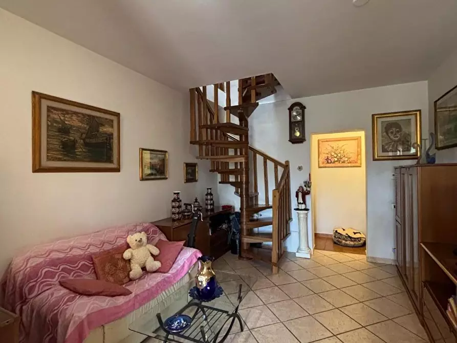 Immagine 23 di Appartamento in vendita  a Collesalvetti