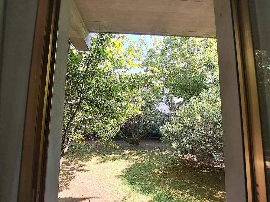 Immagine 11 di Appartamento in vendita  a Massa