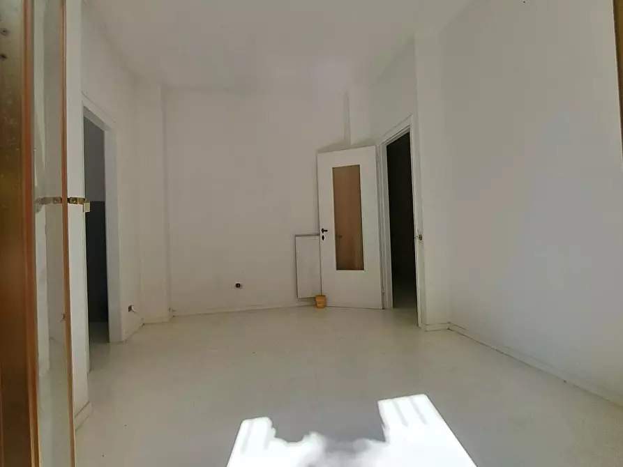 Immagine 5 di Appartamento in vendita  a Massa