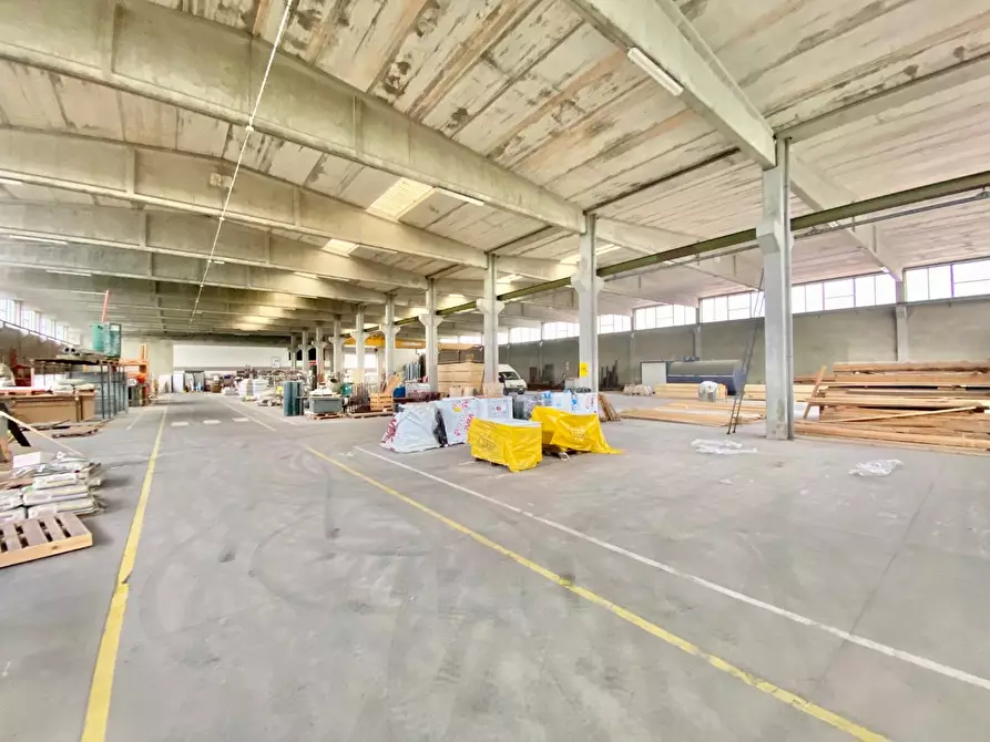 Immagine 1 di Capannone industriale in vendita  a Calcinaia