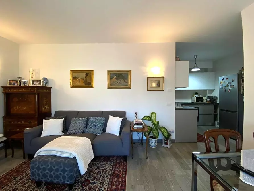 Immagine 2 di Appartamento in vendita  a Massa