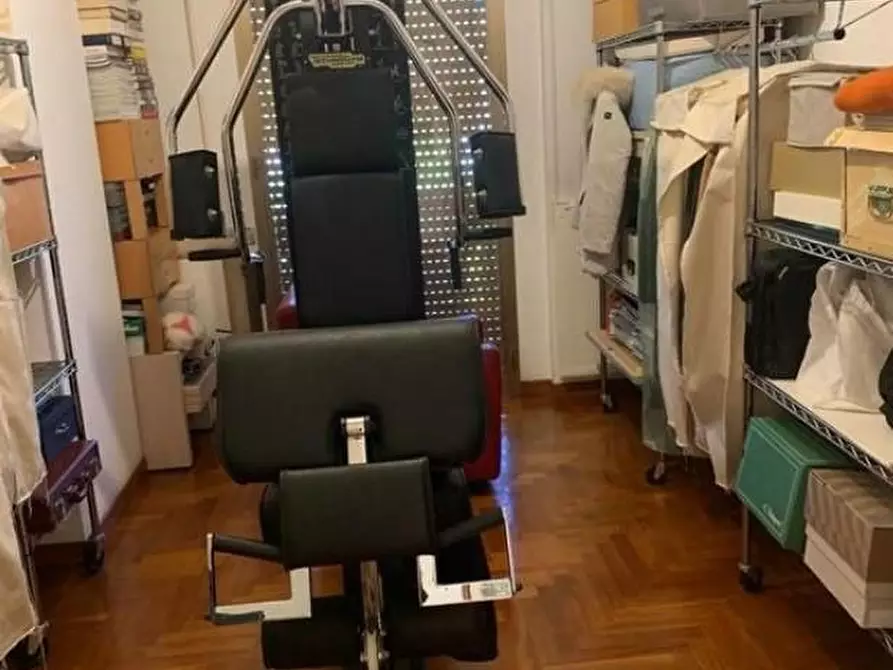 Immagine 11 di Appartamento in vendita  a Massa