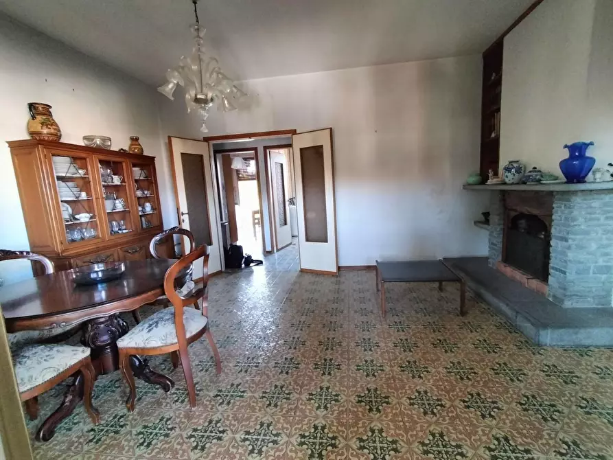 Immagine 6 di Appartamento in vendita  a Massa