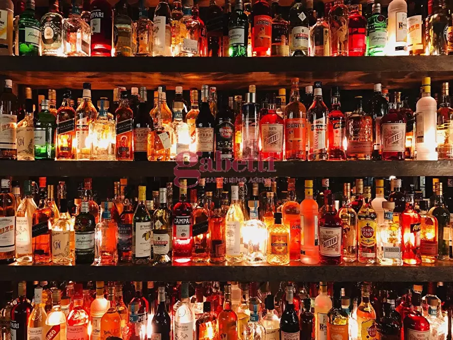 Immagine 6 di Negozio in vendita  a Pisa