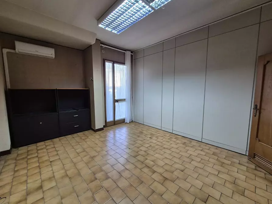 Immagine 6 di Ufficio in vendita  a Santa Croce Sull'arno