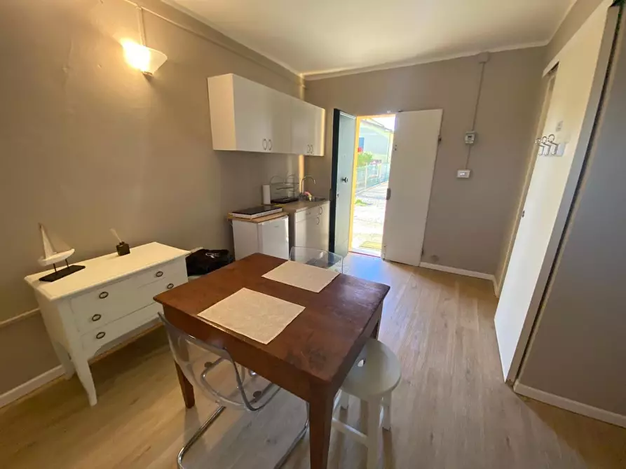 Immagine 3 di Magazzino in vendita  a Castelnuovo Magra