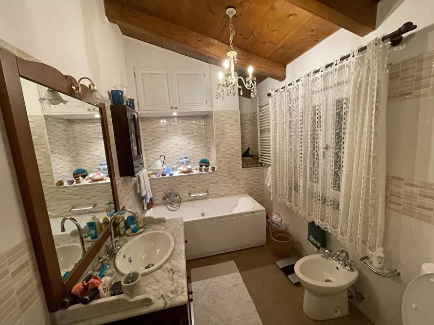 Immagine 16 di Villa in vendita  a Montignoso