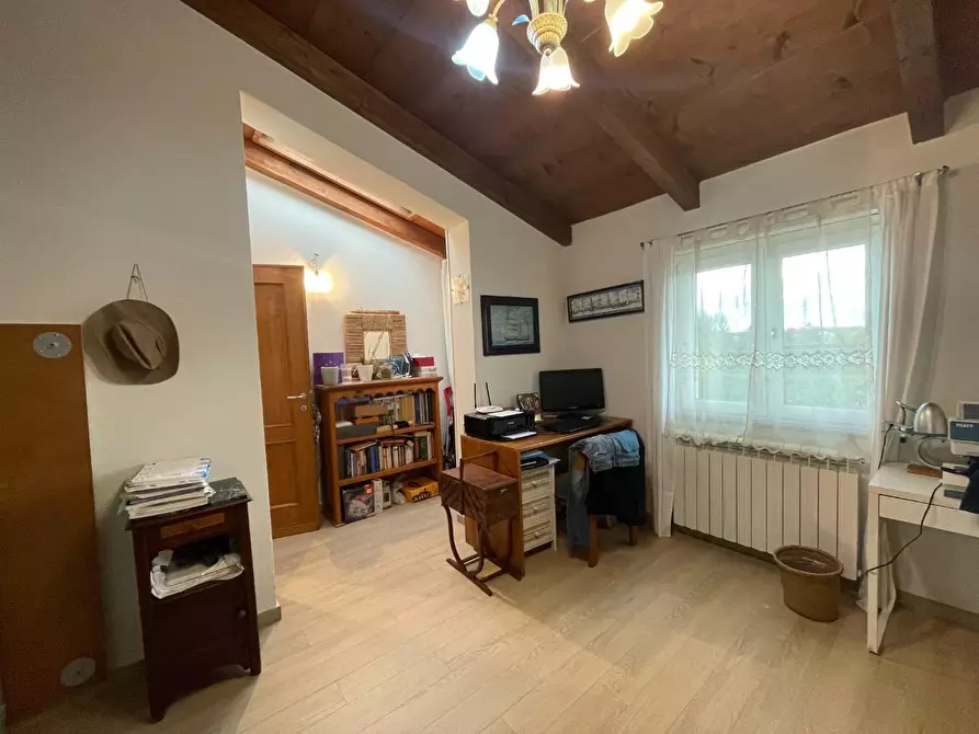 Immagine 10 di Villa in vendita  a Montignoso