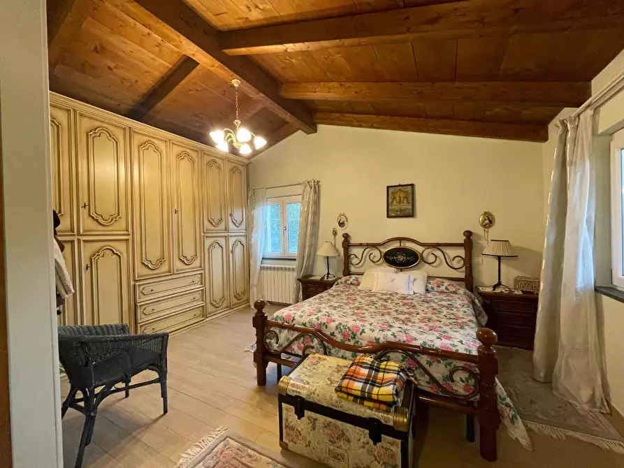 Immagine 14 di Villa in vendita  a Montignoso