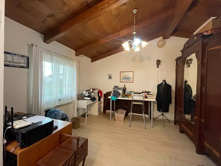 Immagine 11 di Villa in vendita  a Montignoso