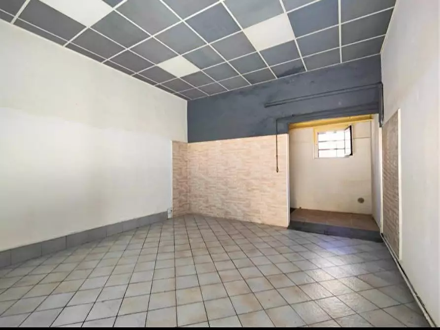 Immagine 3 di Locale commerciale in affitto  a Pisa