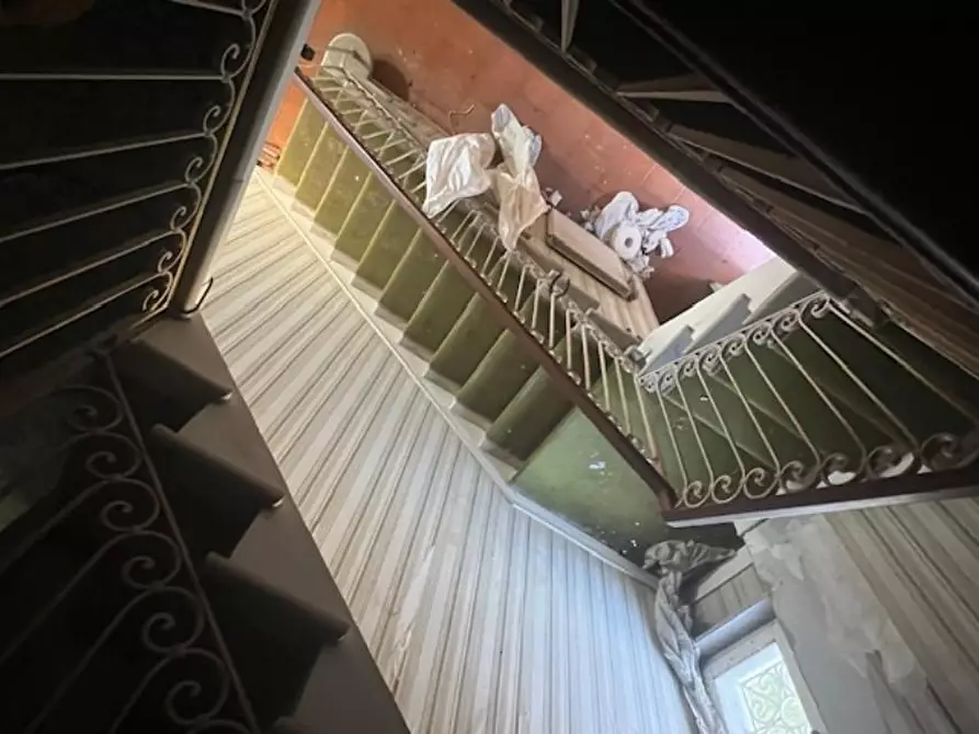 Immagine 15 di Villetta a schiera in vendita  a Massa