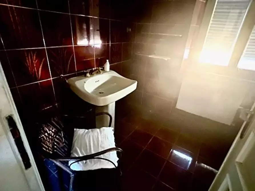 Immagine 36 di Villetta a schiera in vendita  a Massa