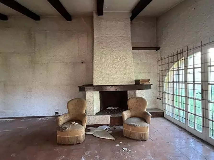 Immagine 29 di Villetta a schiera in vendita  a Massa