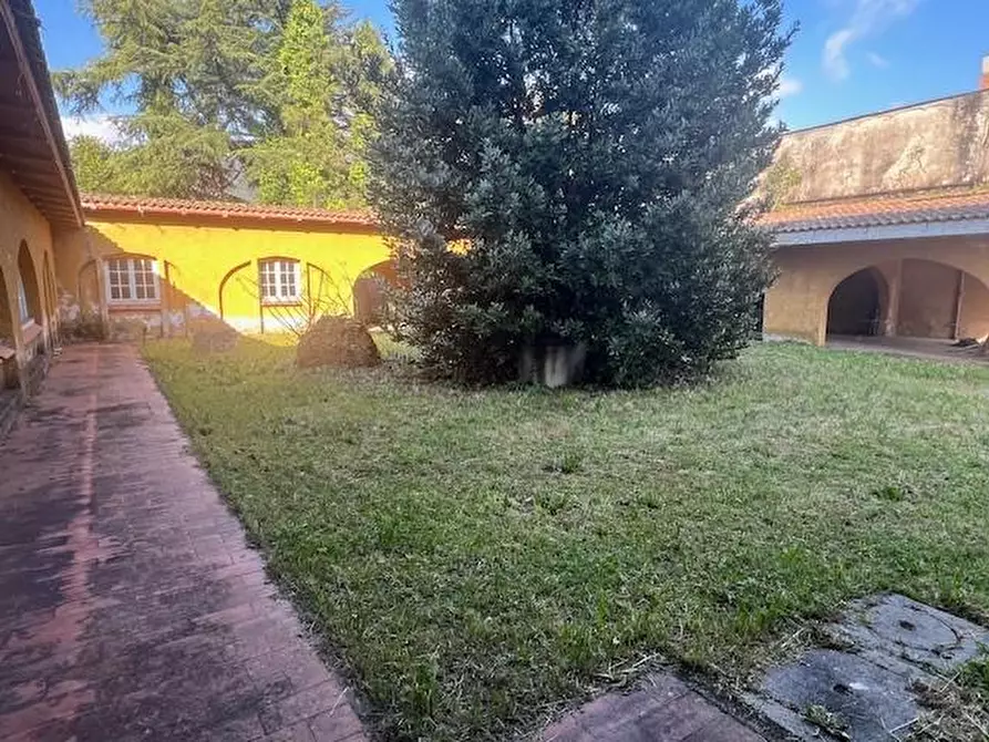 Immagine 2 di Villetta a schiera in vendita  a Massa