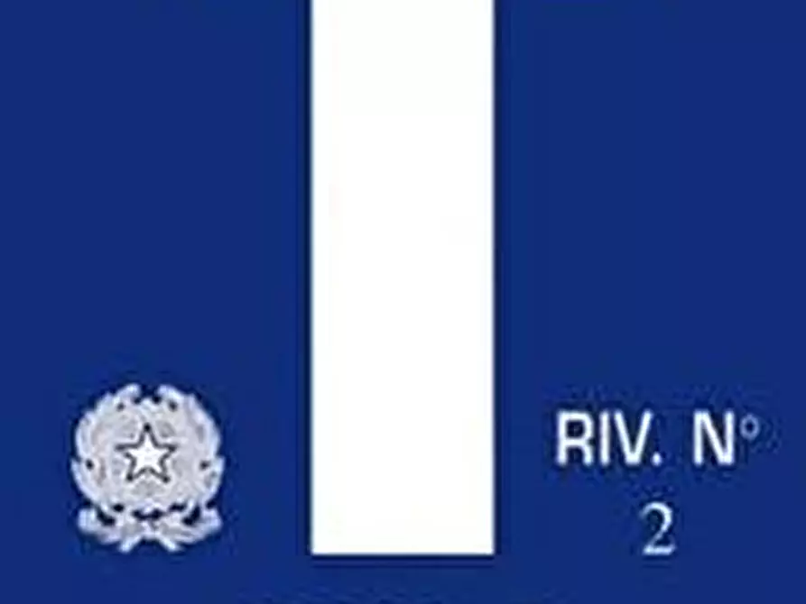 Immagine 3 di Attività commerciale in vendita  a Livorno