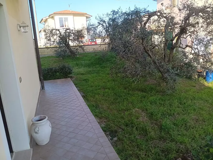 Immagine 5 di Casa indipendente in vendita  a Santa Maria A Monte