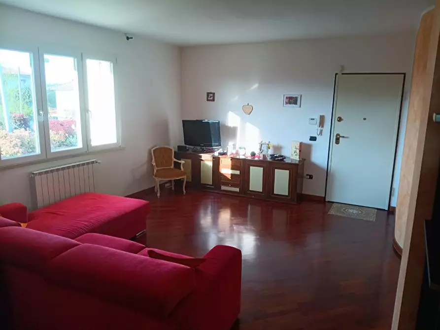 Immagine 3 di Casa indipendente in vendita  a Santa Maria A Monte