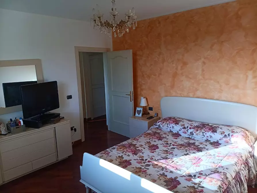 Immagine 13 di Casa indipendente in vendita  a Santa Maria A Monte