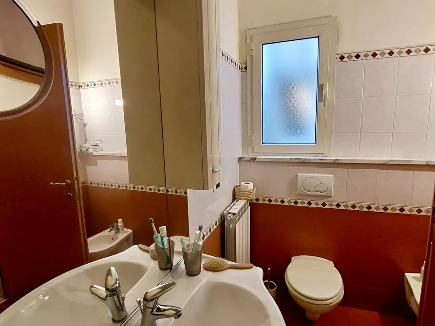 Immagine 28 di Mansarda in vendita  a Viareggio