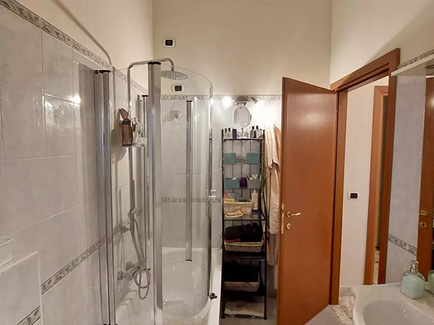 Immagine 13 di Mansarda in vendita  a Viareggio