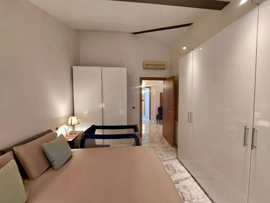 Immagine 25 di Mansarda in vendita  a Viareggio