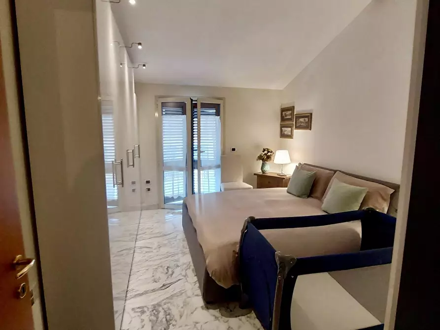 Immagine 24 di Mansarda in vendita  a Viareggio