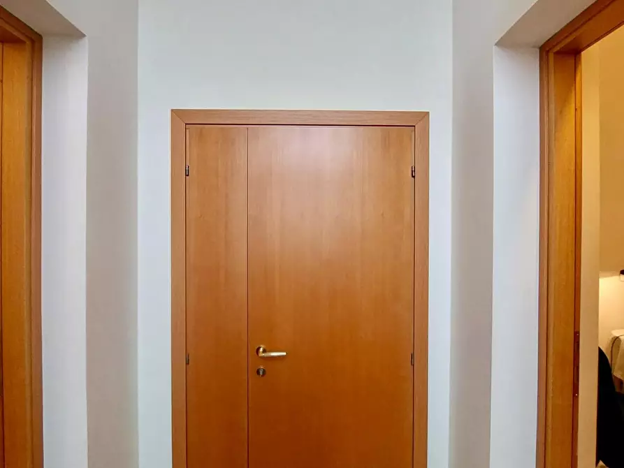 Immagine 17 di Mansarda in vendita  a Viareggio