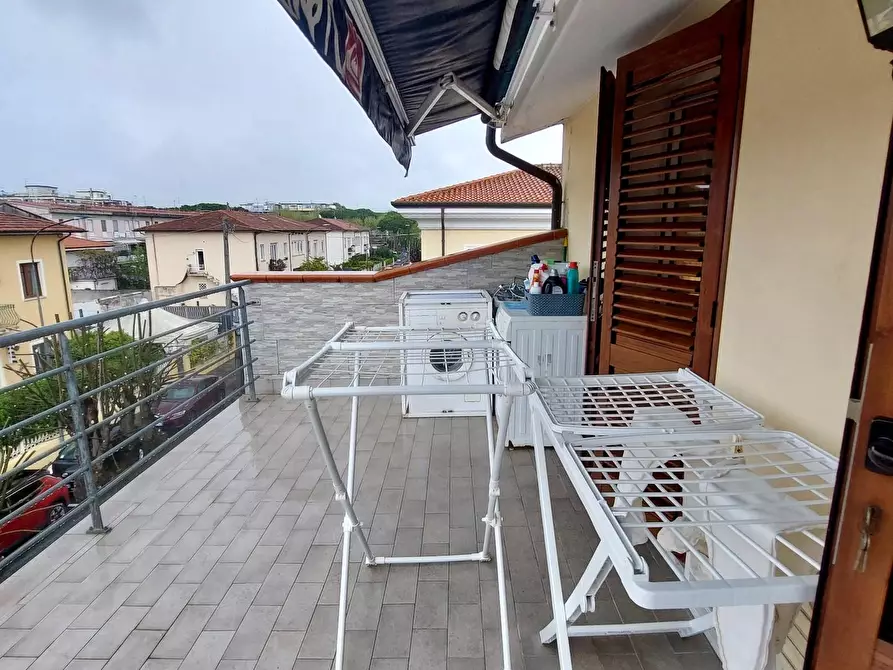Immagine 21 di Mansarda in vendita  a Viareggio