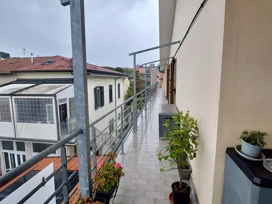 Immagine 30 di Mansarda in vendita  a Viareggio