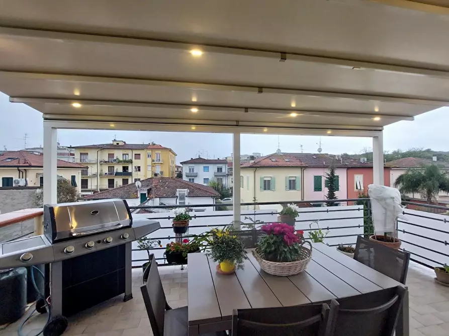 Immagine 1 di Mansarda in vendita  a Viareggio