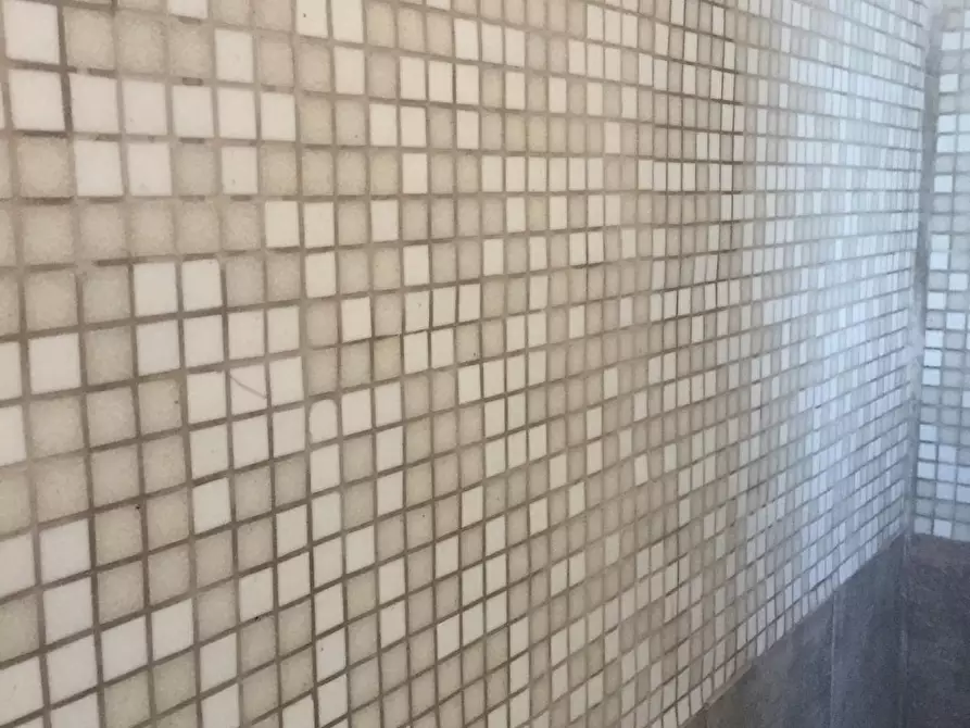 Immagine 13 di Appartamento in vendita  a Carrara