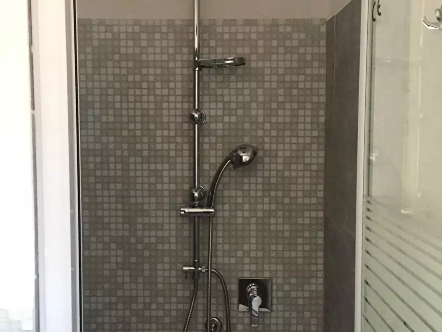 Immagine 10 di Appartamento in vendita  a Carrara