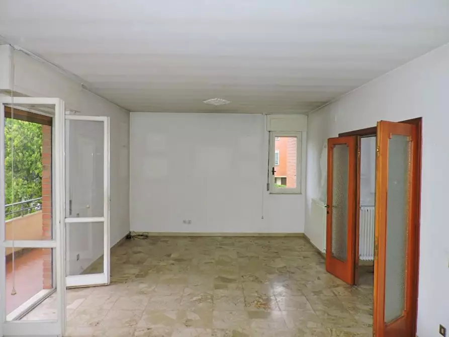 Immagine 4 di Villa in vendita  a Pisa