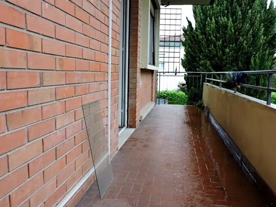 Immagine 5 di Villa in vendita  a Pisa