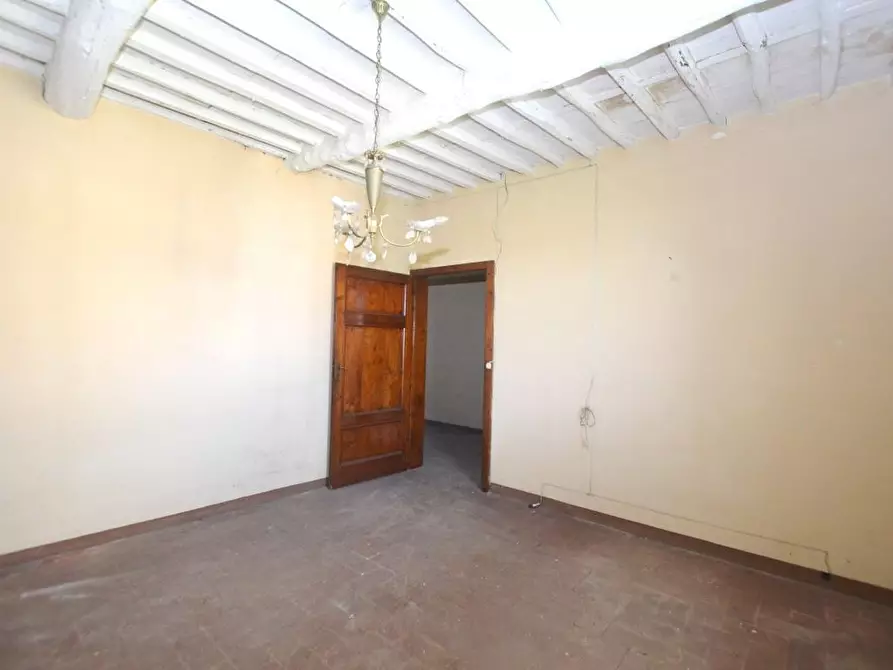 Immagine 20 di Porzione di casa in vendita  a Capannori