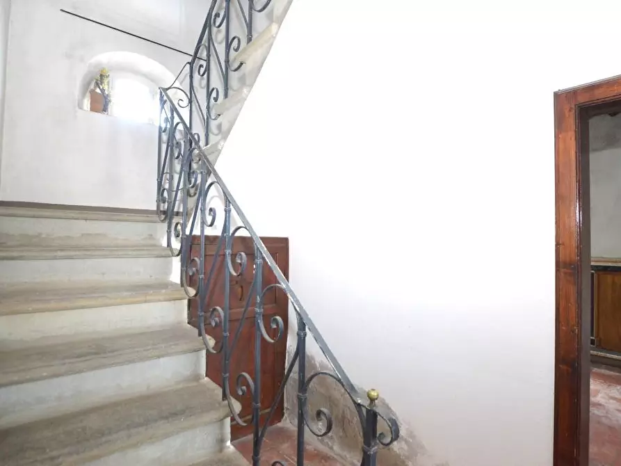 Immagine 10 di Porzione di casa in vendita  a Capannori