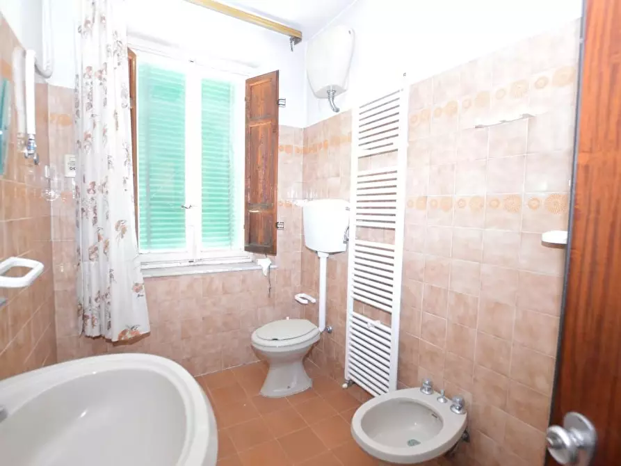 Immagine 15 di Porzione di casa in vendita  a Capannori