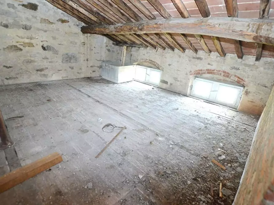 Immagine 29 di Porzione di casa in vendita  a Capannori