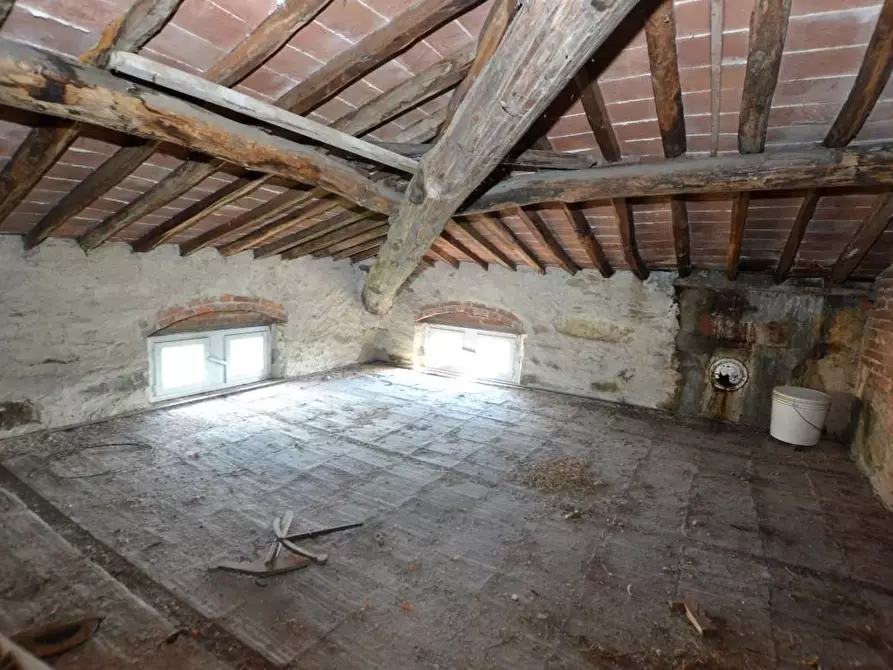 Immagine 27 di Porzione di casa in vendita  a Capannori